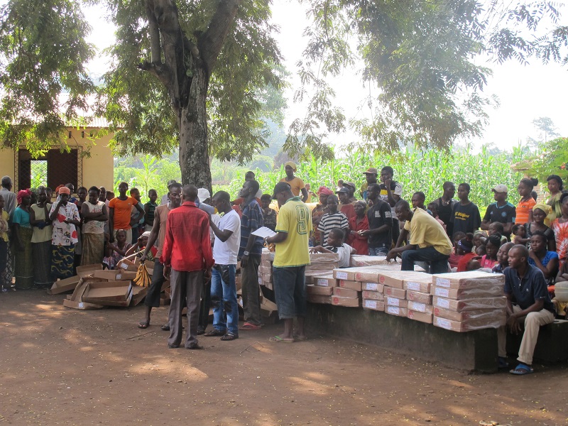 Vulnerable Christian families received frozen chickens during the distribution.