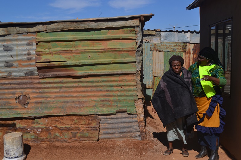 Islamic Relief delivered 40 blankets to elderly people living in informal settlements.