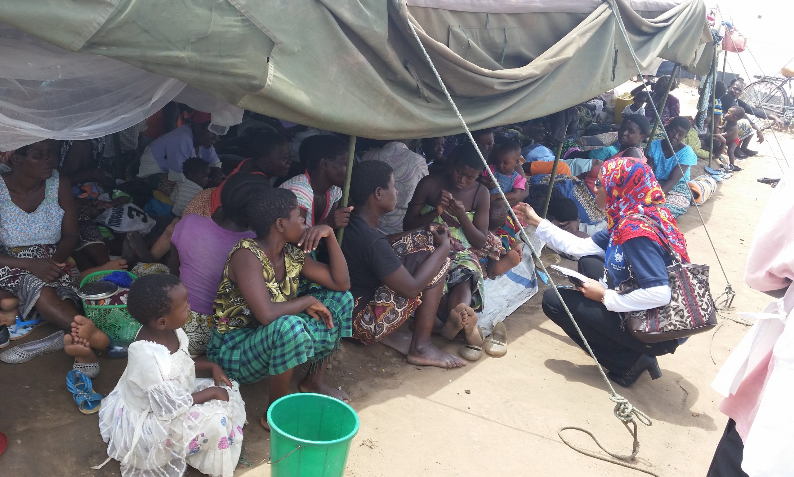 Food packs delivered following floods - Islamic Relief Worldwide