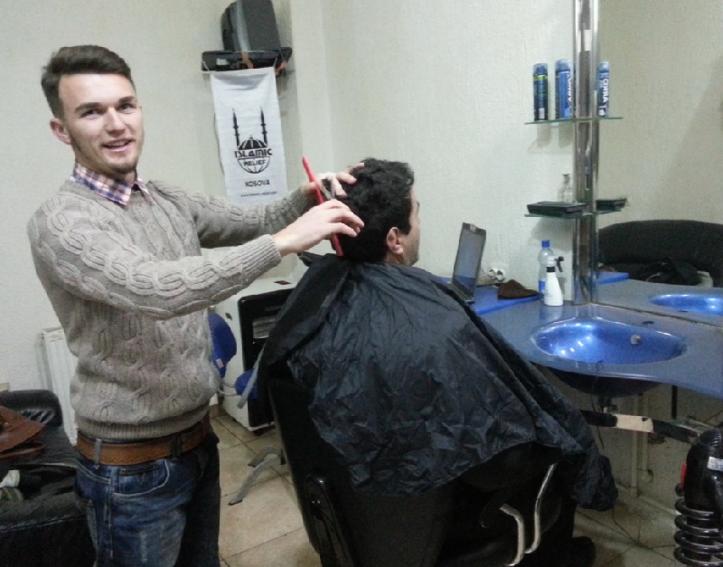 A men’s hairdressing salon opened with training and a start-up grant provided by Islamic Relief.