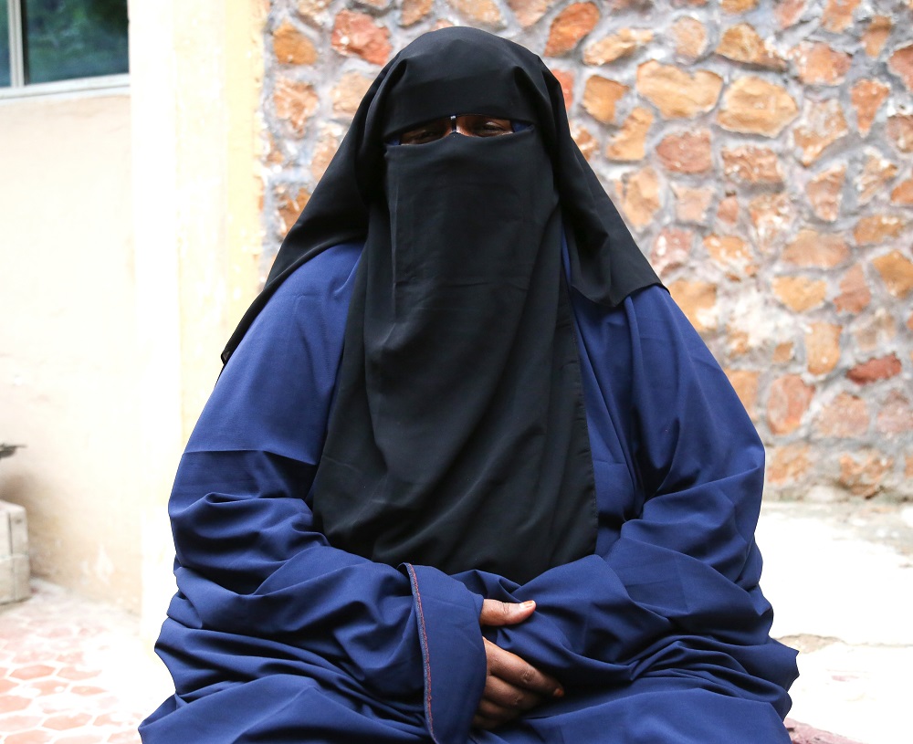 Women in Somalia warn against the dangers of female genital mutilation/ cutting